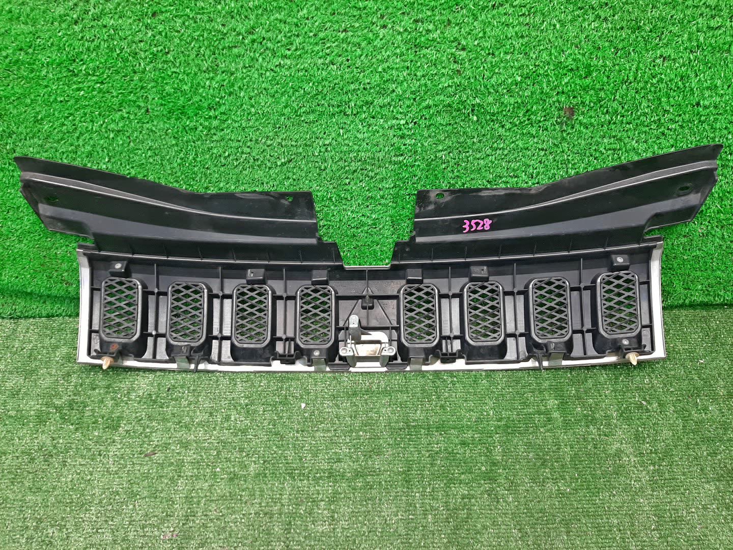 Решетка радиатора передняя MITSUBISHI DELICA D5 CV1W, CV2W, CV4W, CV5W 7456A366 2 ракурс Решетка радиатора передняя MITSUBISHI DELICA D5 CV1W, CV2W, CV4W, CV5W 7456A366 2 ракурс
