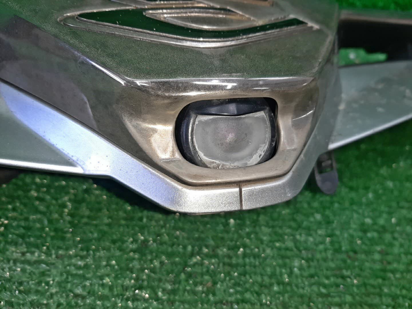 Решетка радиатора передняя TOYOTA ESTIMA ACR50W 53101-28260 4 ракурс