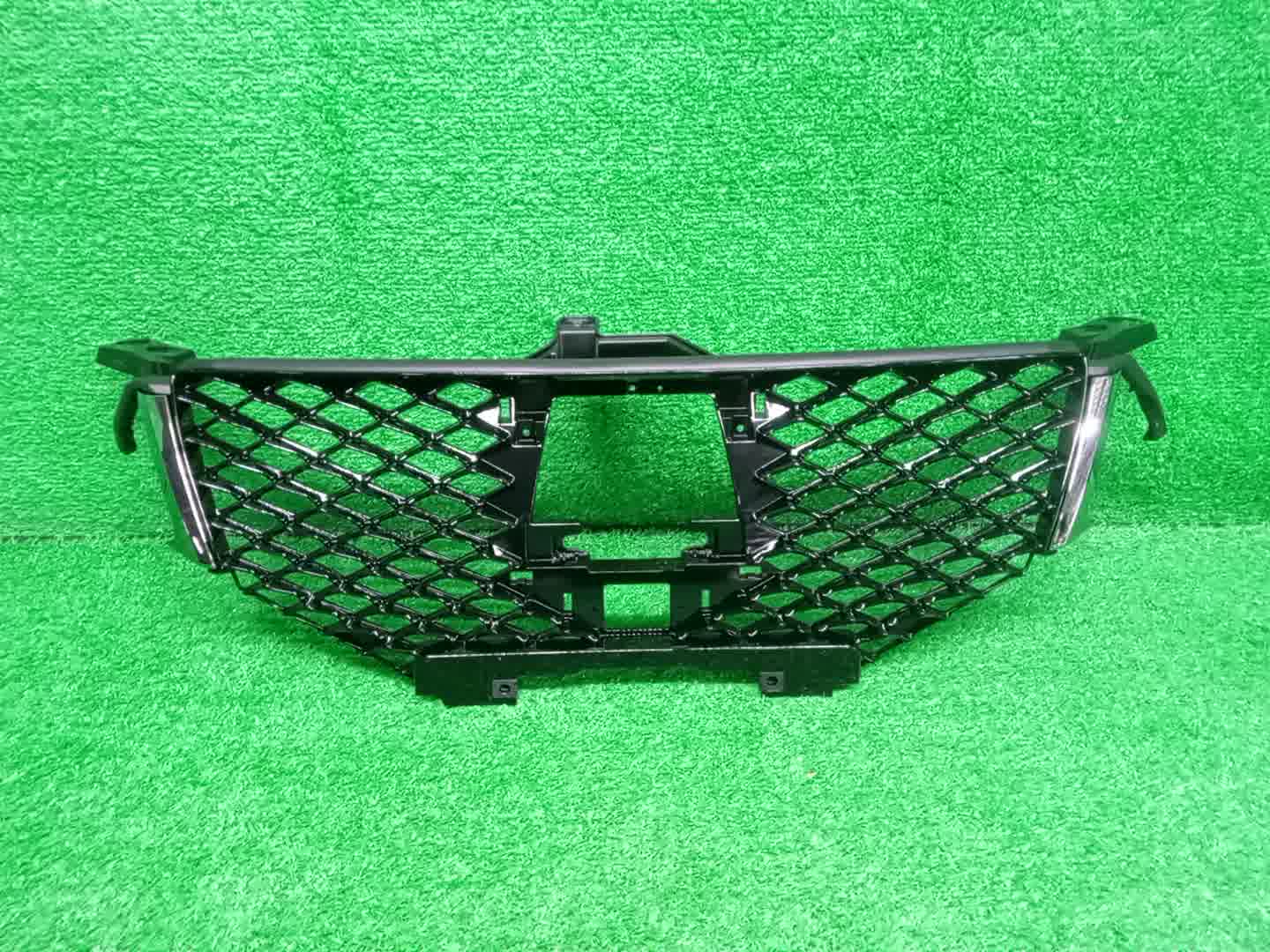 Решетка радиатора TOYOTA CROWN AWS210 53101-30A80 1 ракурс