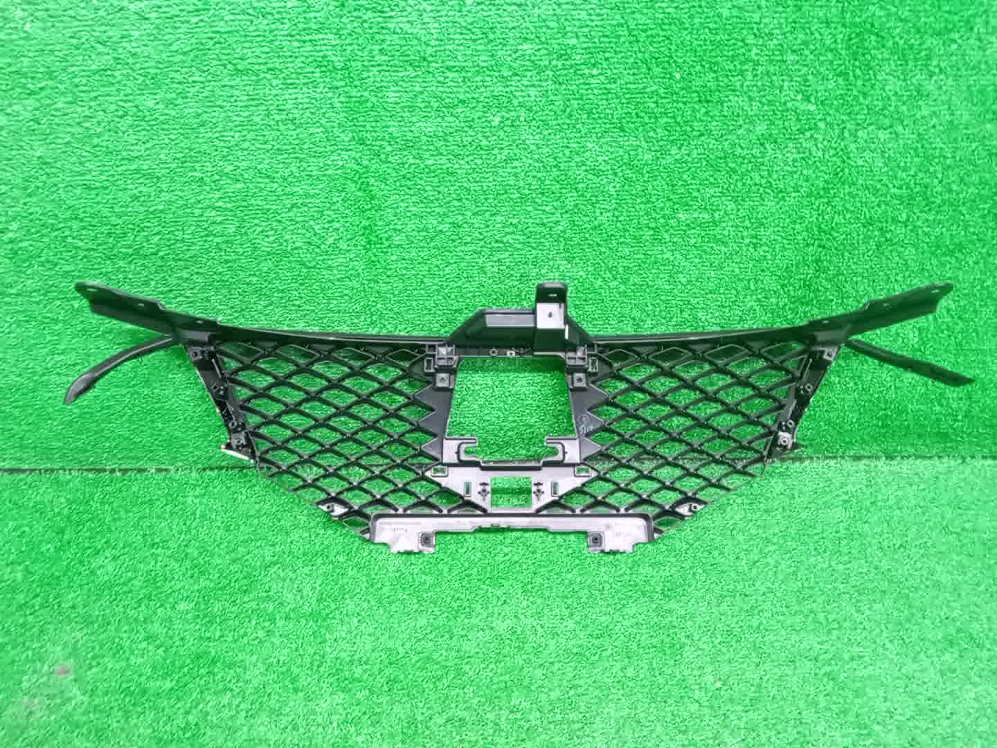 Решетка радиатора TOYOTA CROWN AWS210 53101-30A80 2 ракурс