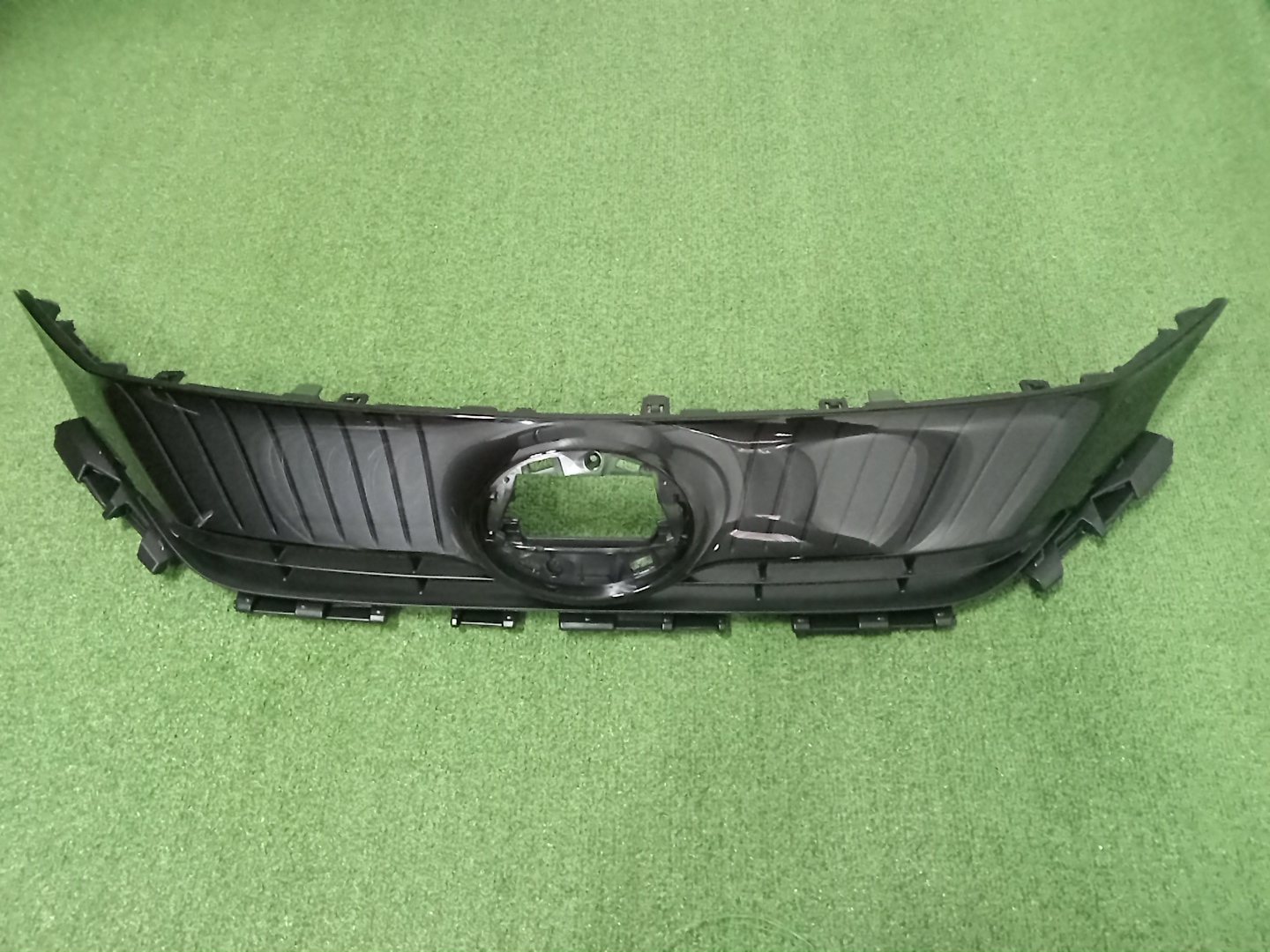Решетка радиатора TOYOTA HARRIER AXUH80 53101-48B61 1 ракурс