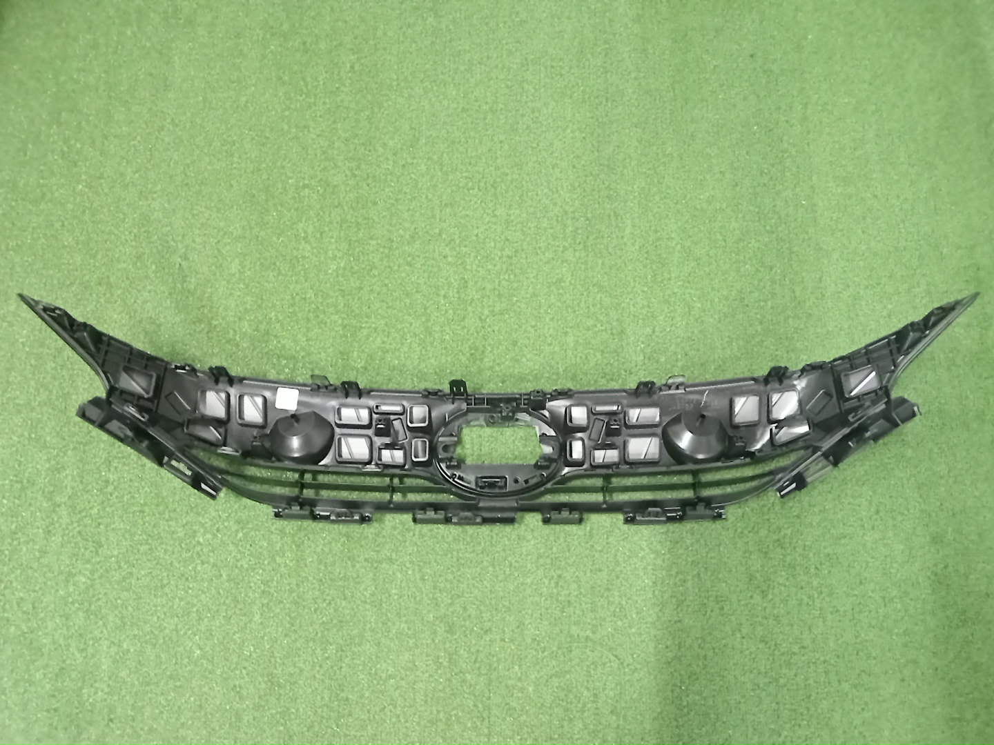 Решетка радиатора TOYOTA HARRIER AXUH80 53101-48B61 4 ракурс