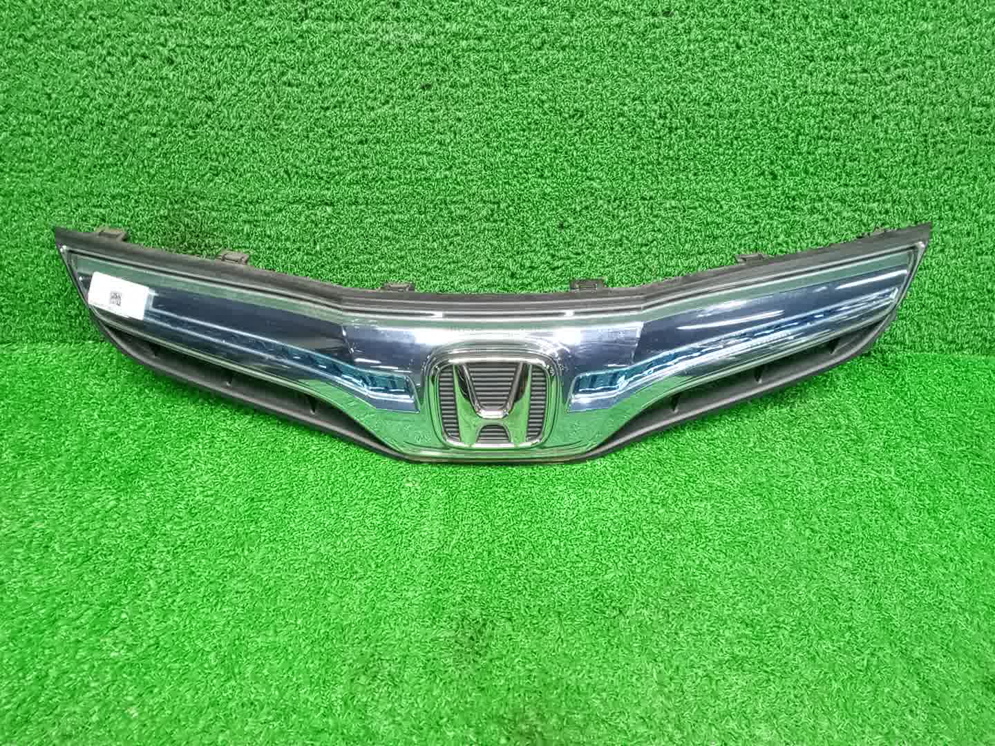 Решетка радиатора HONDA FIT GP1 71121-TF2-J01 1 ракурс