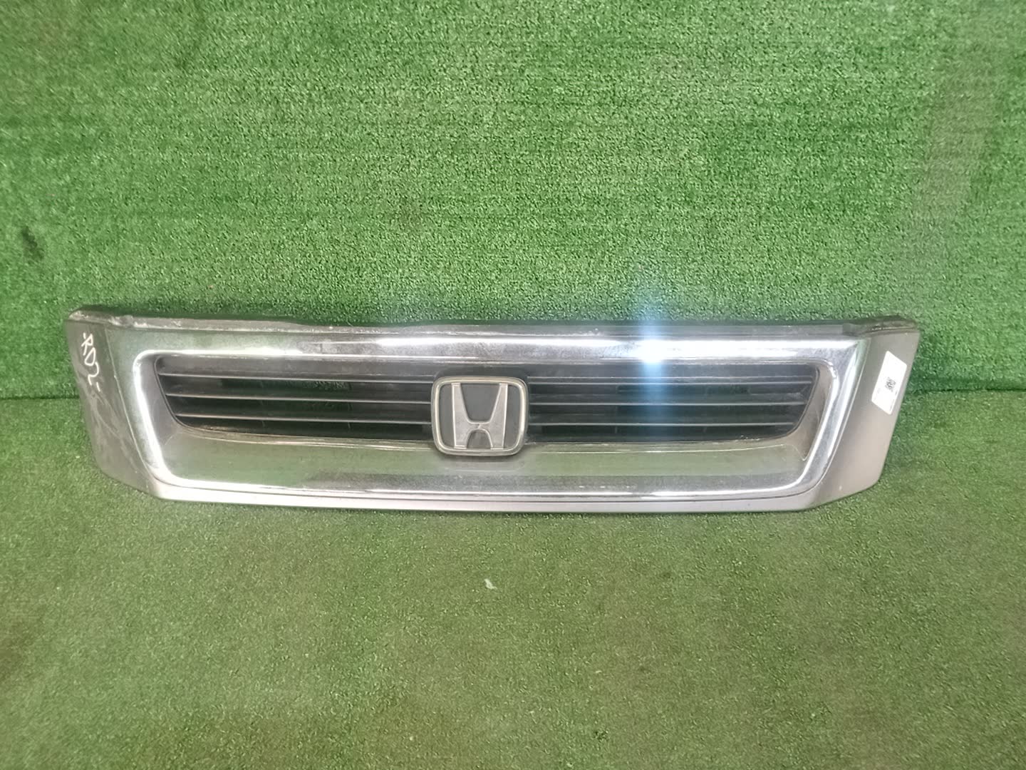 Решетка радиатора HONDA CR-V RD1, RD2 1 ракурс