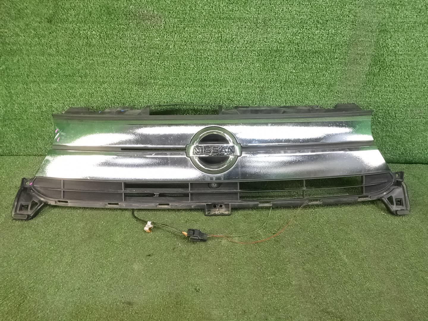Решетка радиатора NISSAN DAYZ B21W 6400G912 1 ракурс