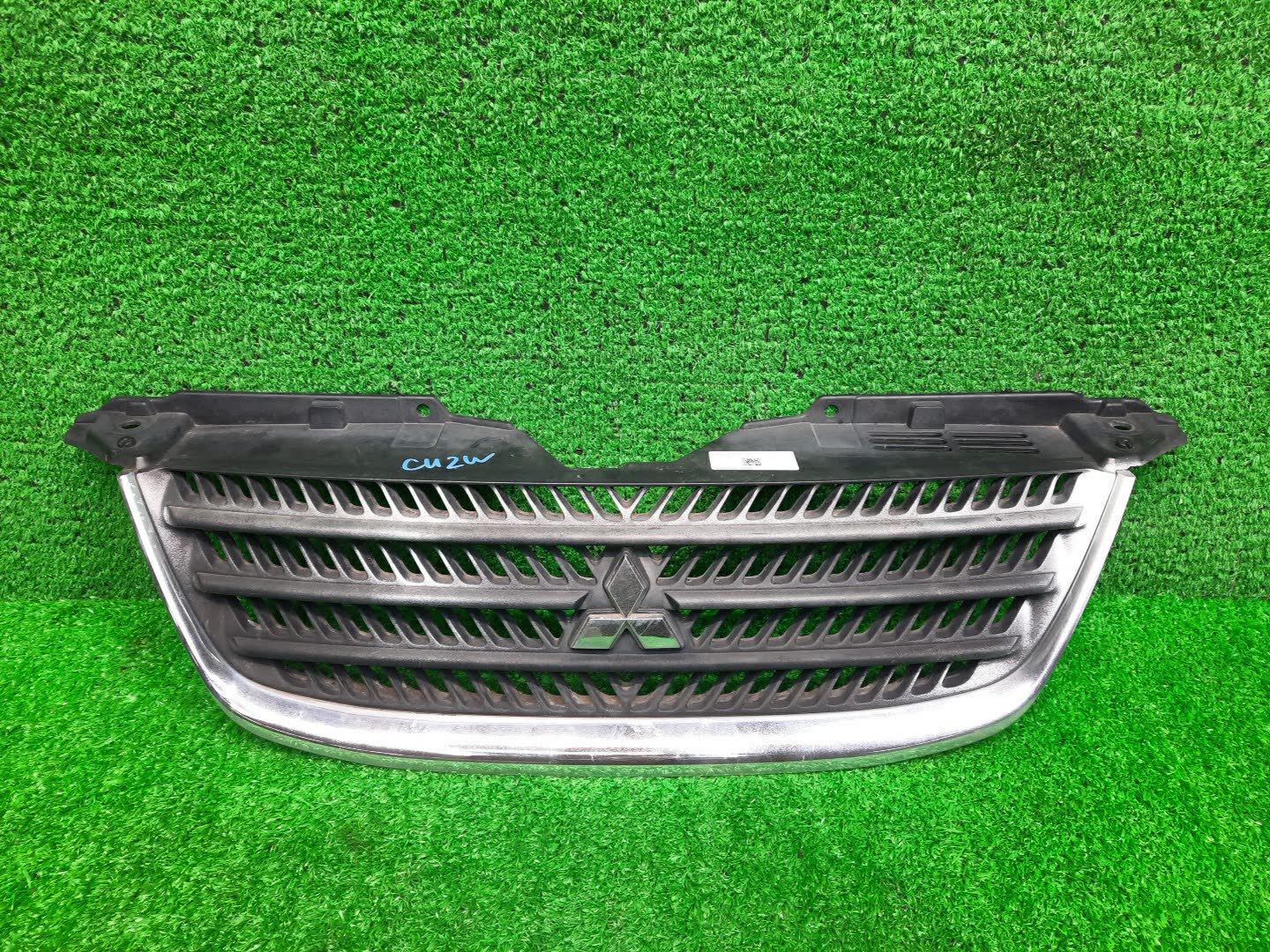 Решетка радиатора MITSUBISHI AIRTREK CU2W, CU4W MR598087 1 ракурс