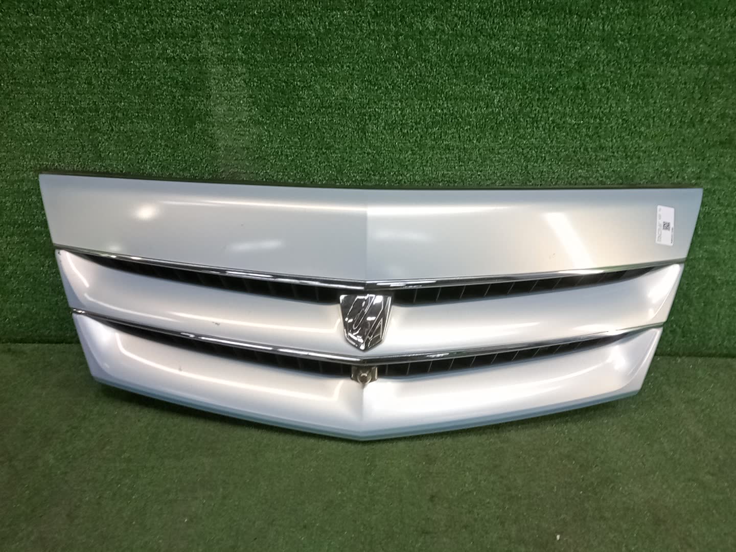 Решетка радиатора TOYOTA ALPHARD ATH10W 53101-58050 1 ракурс