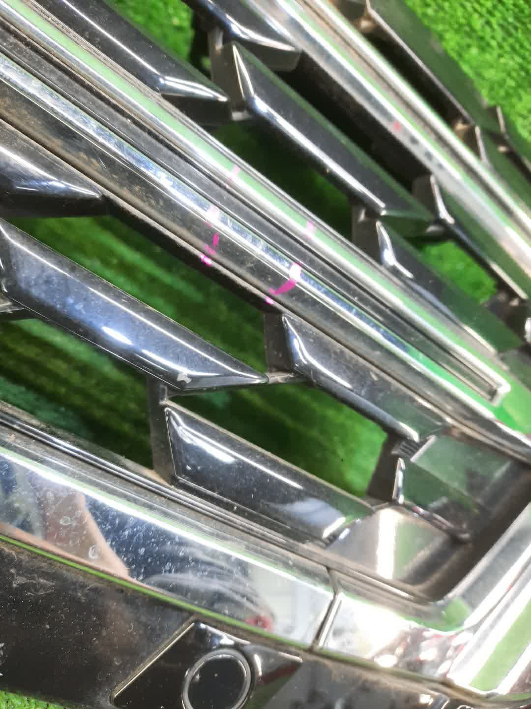 Решетка радиатора передняя NISSAN SERENA C27 62310-5TT0A 4 ракурс