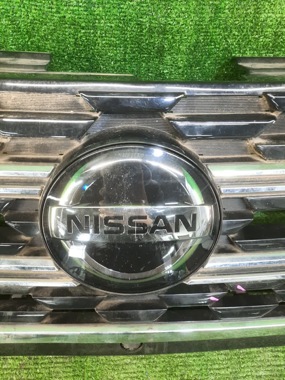 Решетка радиатора передняя NISSAN SERENA C27 62310-5TT0A 5 ракурс
