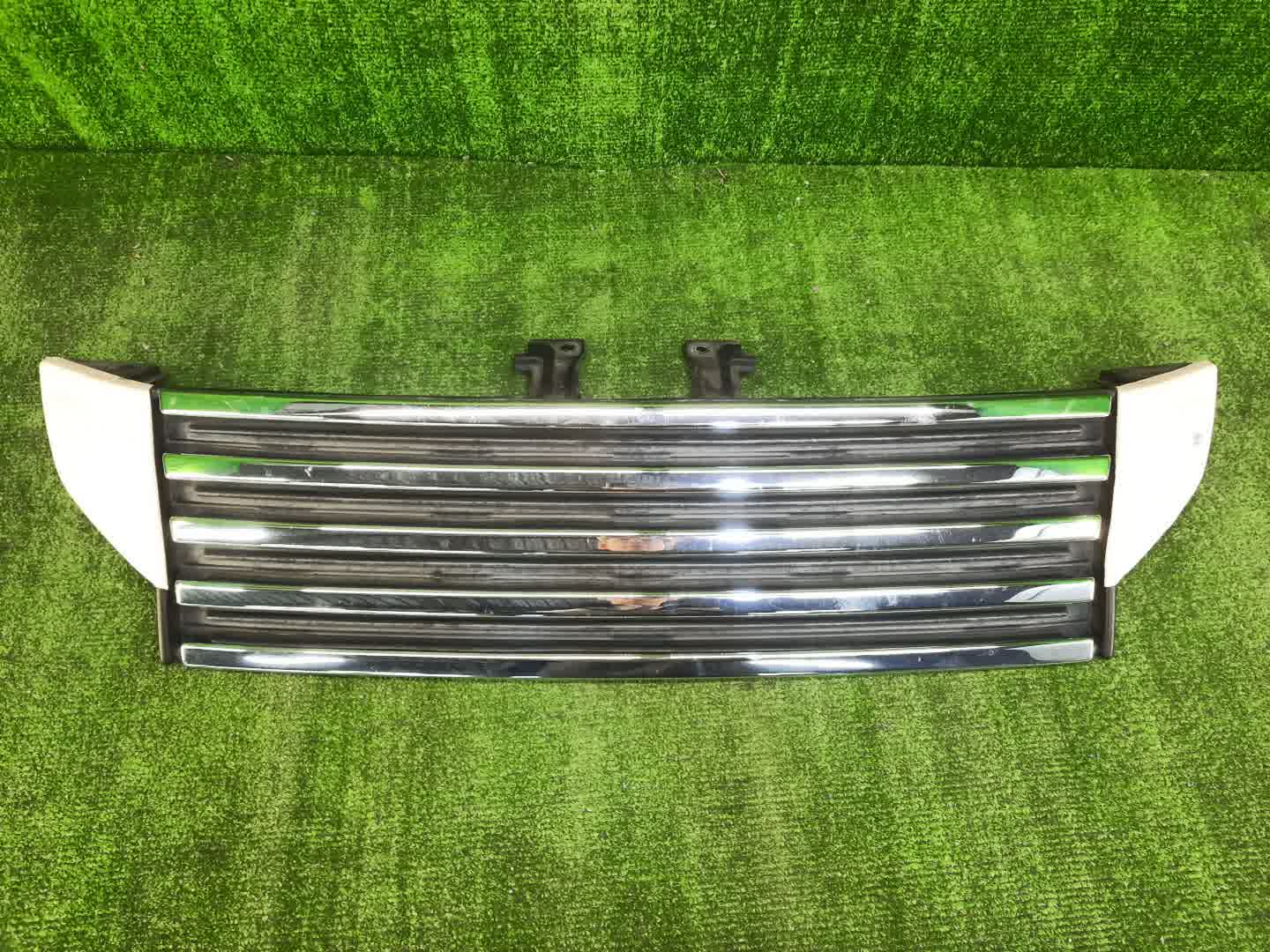 Решетка радиатора HONDA STEPWGN RK1 1 ракурс Решетка радиатора HONDA STEPWGN RK1 1 ракурс