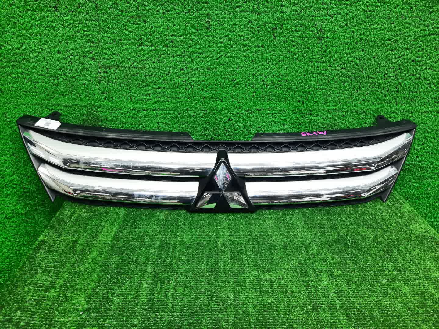 Решетка радиатора MITSUBISHI ECLIPSE CROSS GK1W 7450B072 1 ракурс