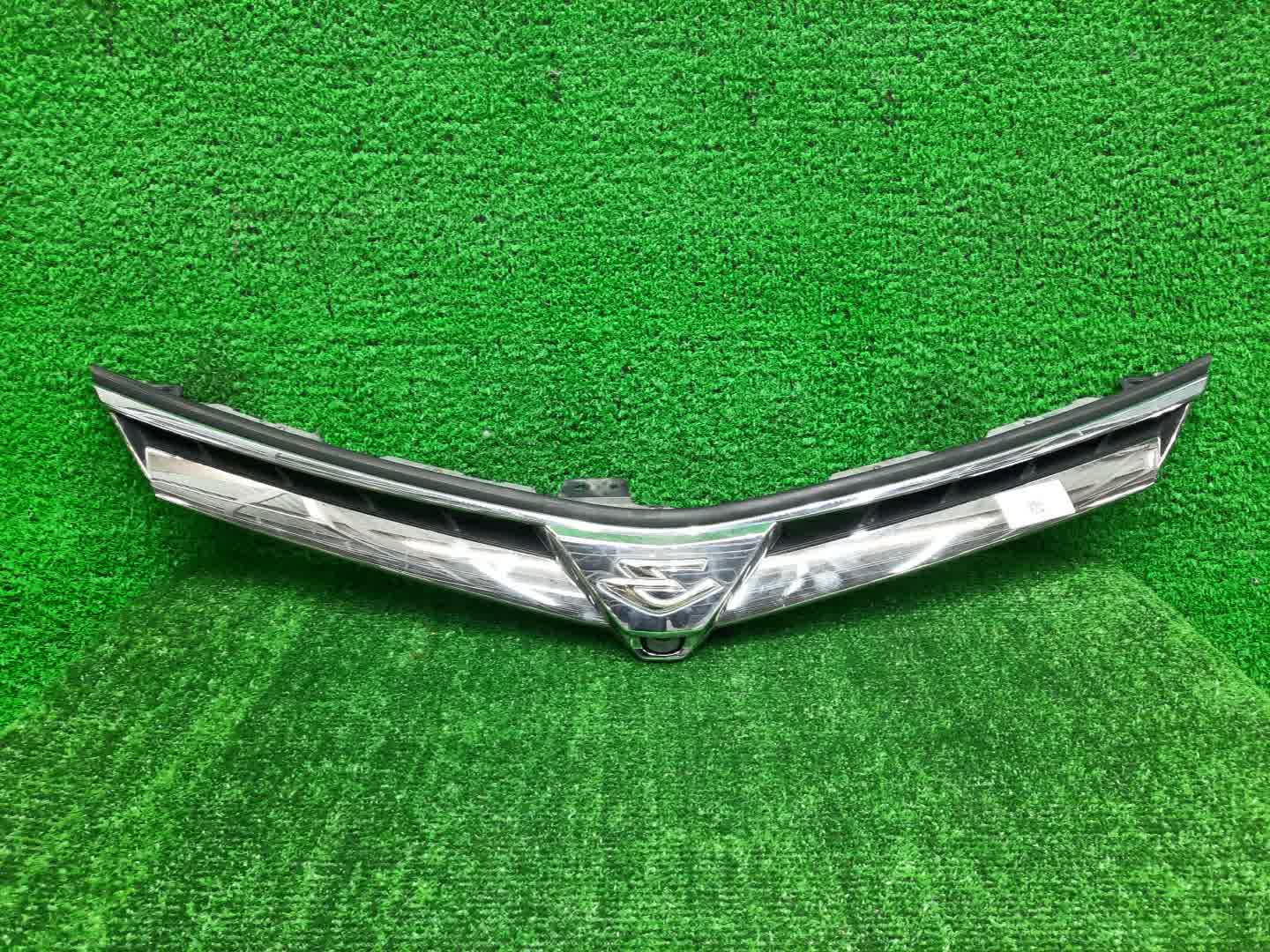 Решетка радиатора TOYOTA ESTIMA GSR50W 53101-28260 1 ракурс