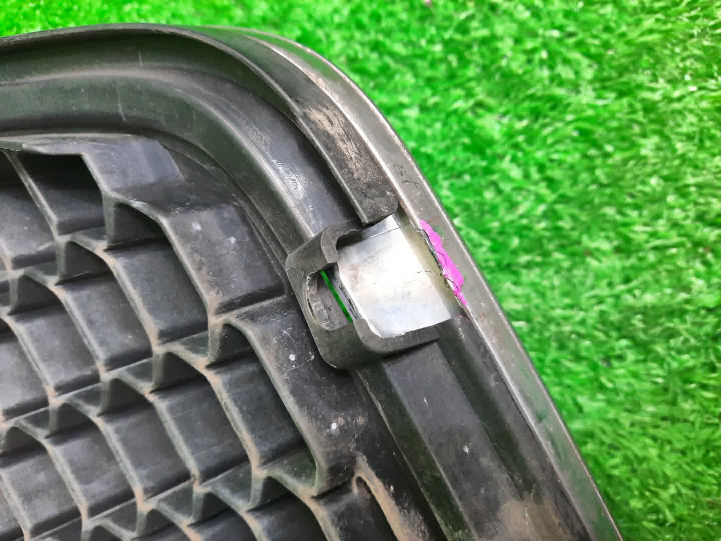 Решетка радиатора SUBARU LEGACY BP9, BP5, BPE 91122-AG100 3 ракурс