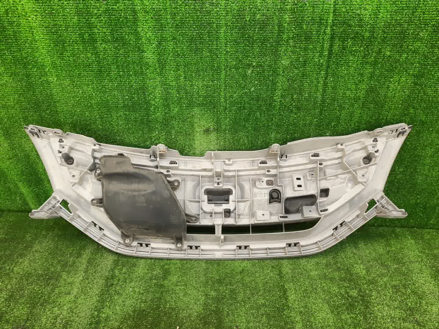 Решетка радиатора HONDA FREED GP3, GB3, GB4 71121-SWP-003 4 ракурс