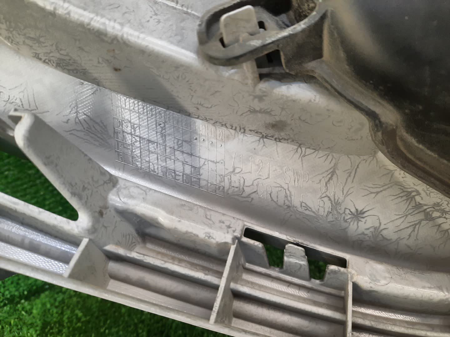 Решетка радиатора HONDA FREED GP3, GB3, GB4 71121-SWP-003 5 ракурс