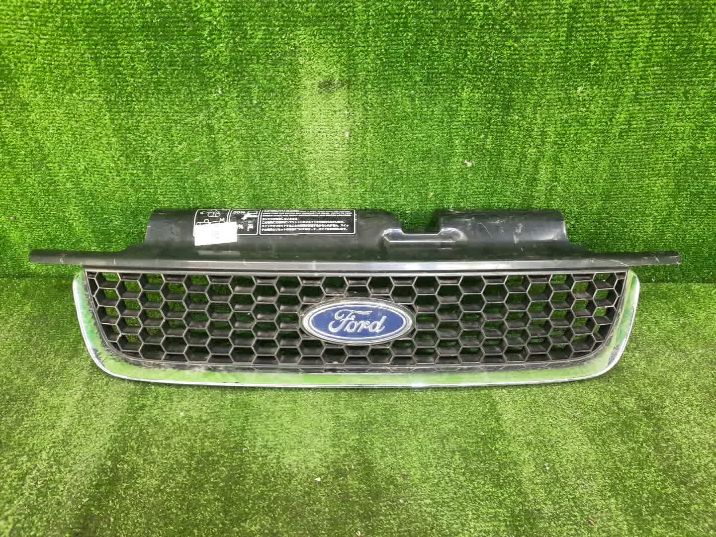 Решетка радиатора FORD ESCAPE EP3WF E11650712 1 ракурс