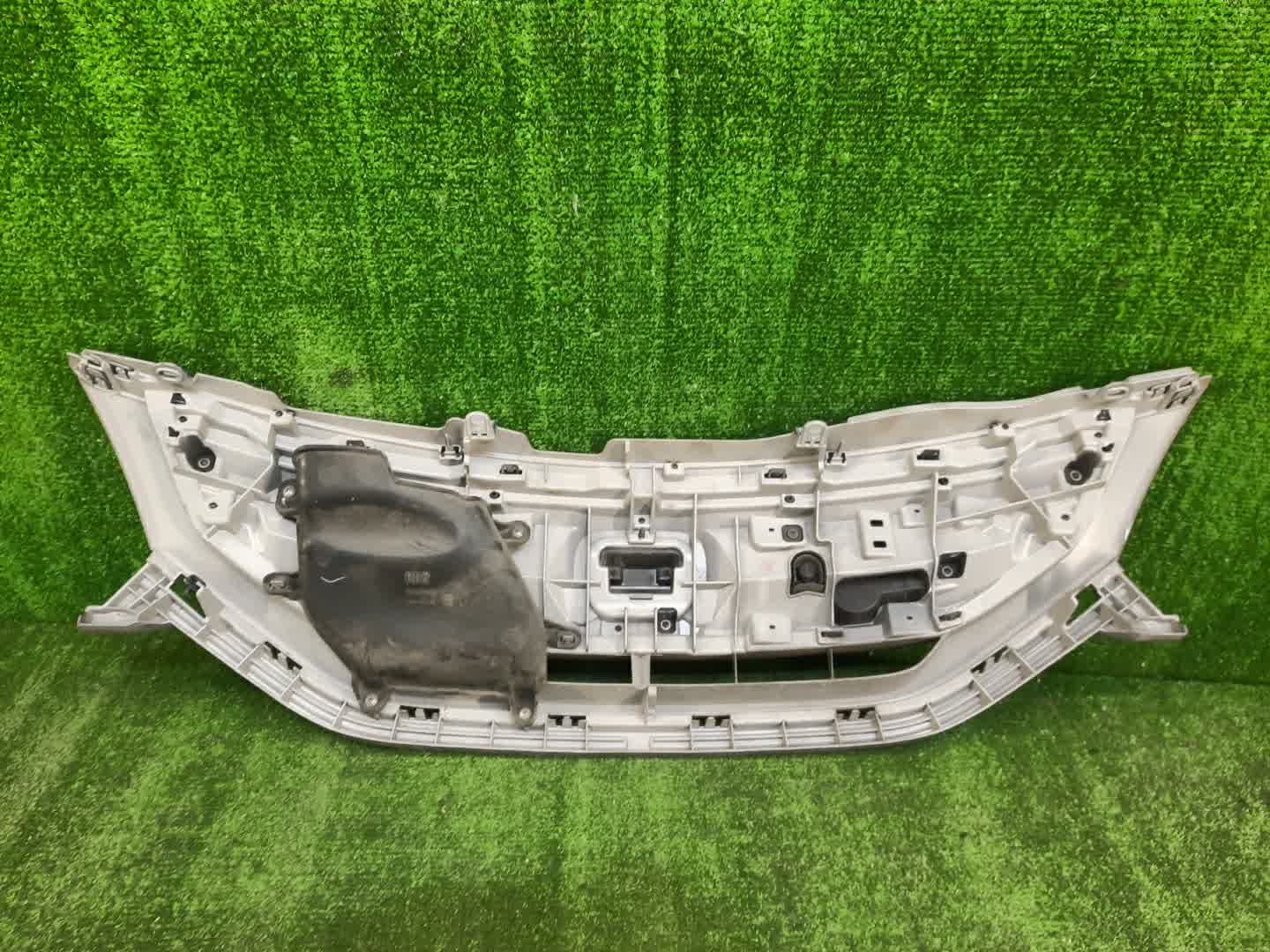 Решетка радиатора HONDA FREED GP3, GB3, GB4 71121-SWP-003 2 ракурс