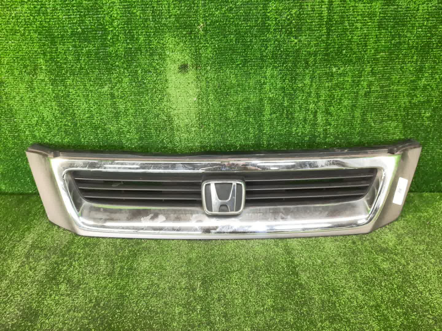 Решетка радиатора HONDA CR-V RD1, RD2 1 ракурс