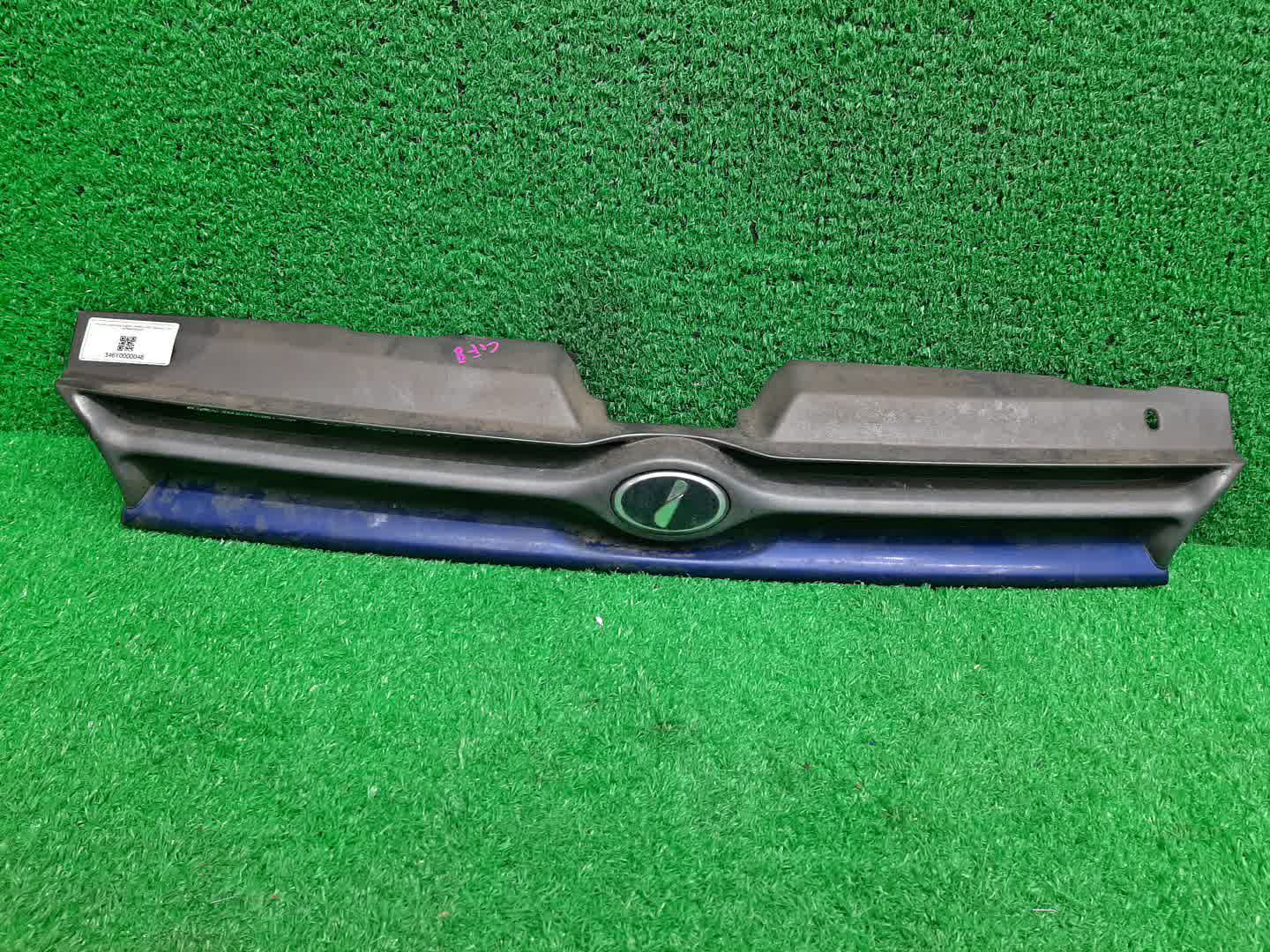 Решетка радиатора передняя SUBARU IMPREZA GC8, GF2, GF3, GF5, GF8, GF1, GF4, GC1, GF6, GC4, GC6 1 ракурс
