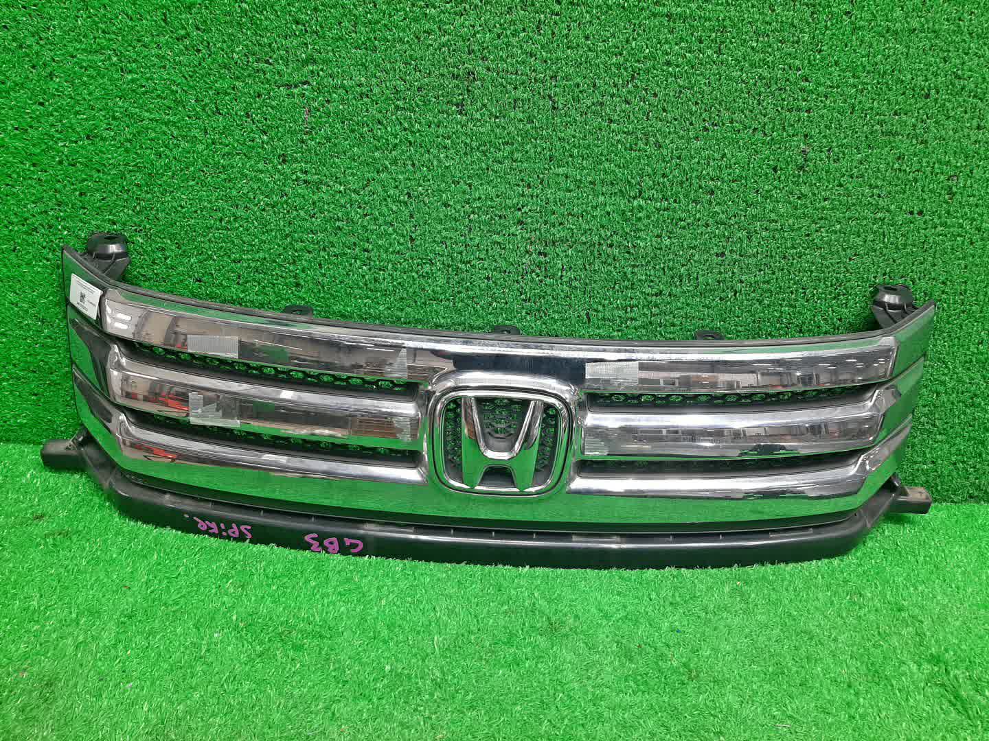 Решетка радиатора передняя HONDA FREED SPIKE GB3 71121-SFM-003 1 ракурс