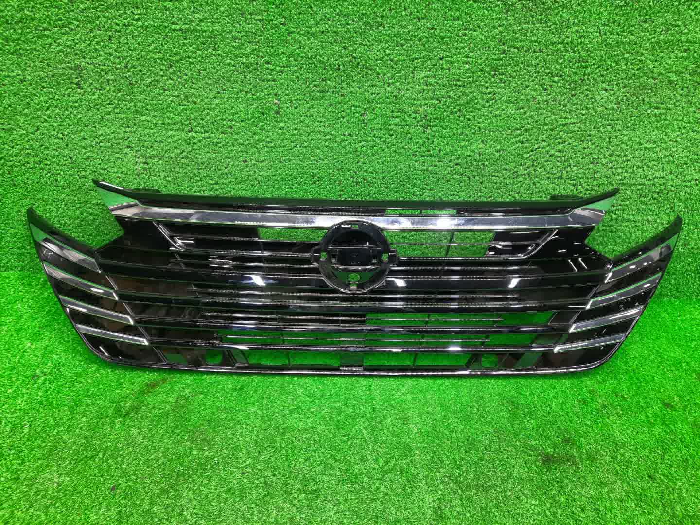 Решетка радиатора NISSAN DAYZ B45W, B43W, B46W, B47W, B48W, B44W 62310-7MT0B 1 ракурс