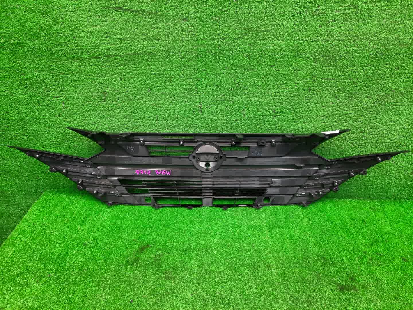 Решетка радиатора NISSAN DAYZ B45W, B43W, B46W, B47W, B48W, B44W 62310-7MT0B 2 ракурс