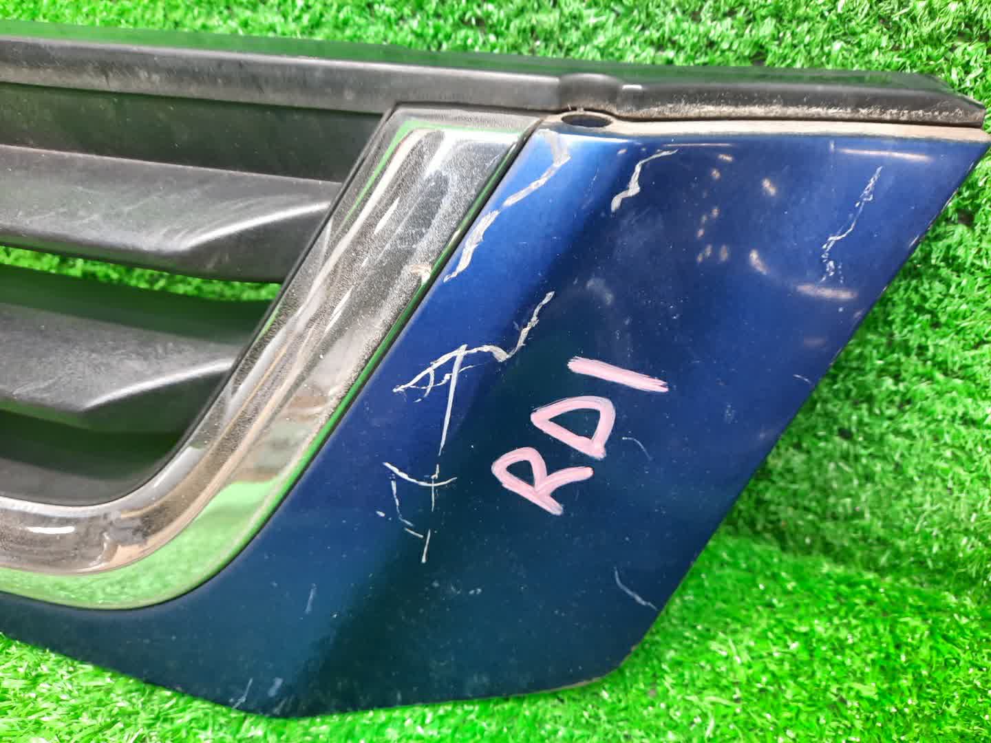 Решетка радиатора HONDA CR-V RD1, RD2 75101-ST0-0000 3 ракурс