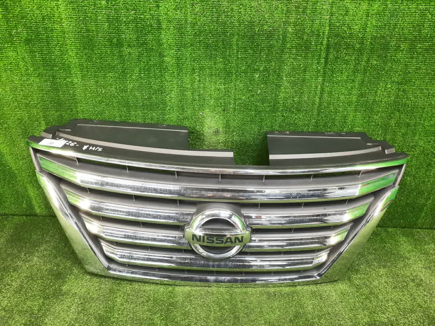 Решетка радиатора NISSAN SERENA C26 62310-3GS0A 1 ракурс