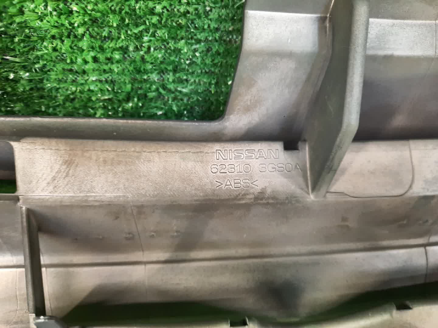 Решетка радиатора NISSAN SERENA C26 62310-3GS0A 4 ракурс