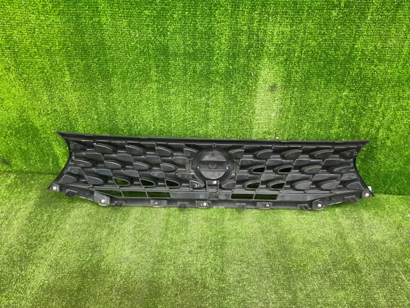 Решетка радиатора NISSAN DAYZ B21W 7450A838 2 ракурс