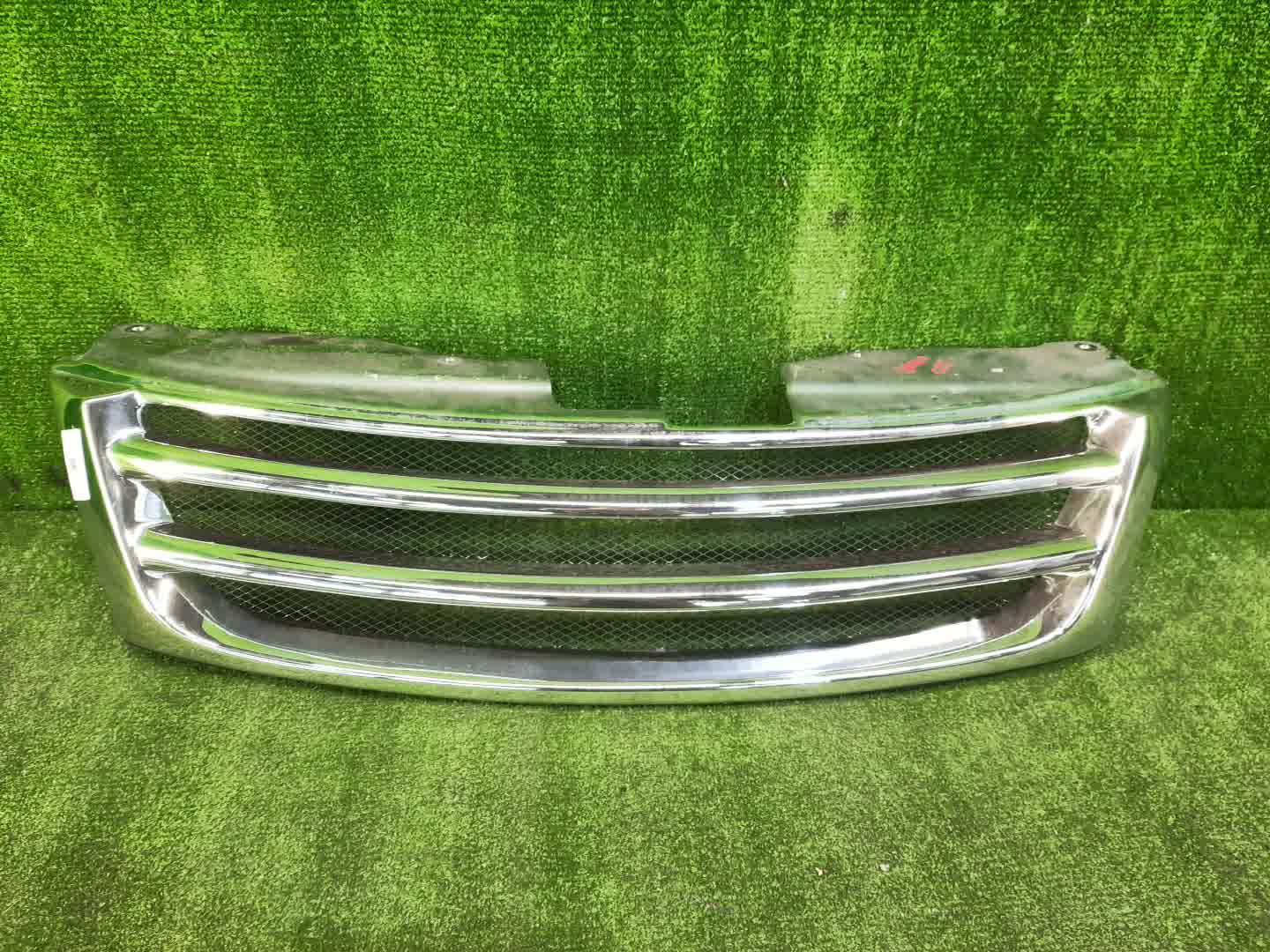 Решетка радиатора NISSAN SERENA C25 2 ракурс