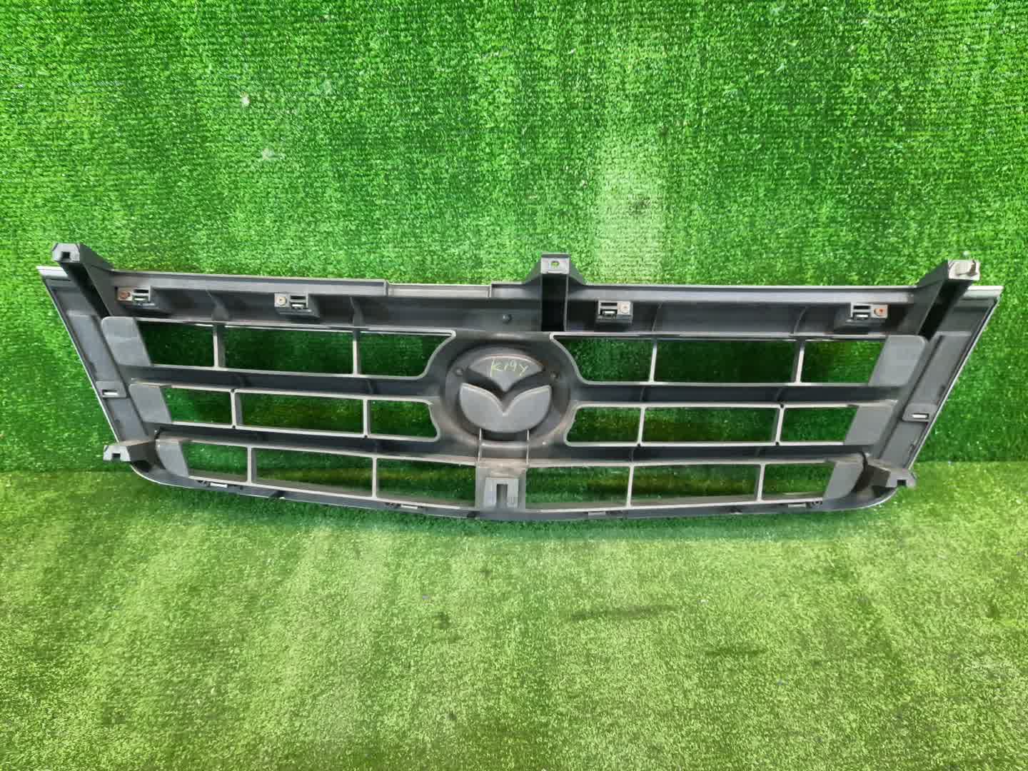 Решетка радиатора MAZDA BONGO FRIENDEE SGEW S51P50712 2 ракурс