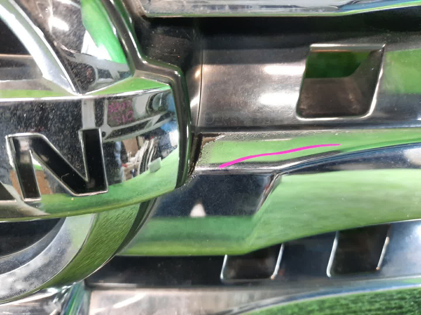 Решетка радиатора NISSAN SERENA C25 62310-1GK8A 2 ракурс