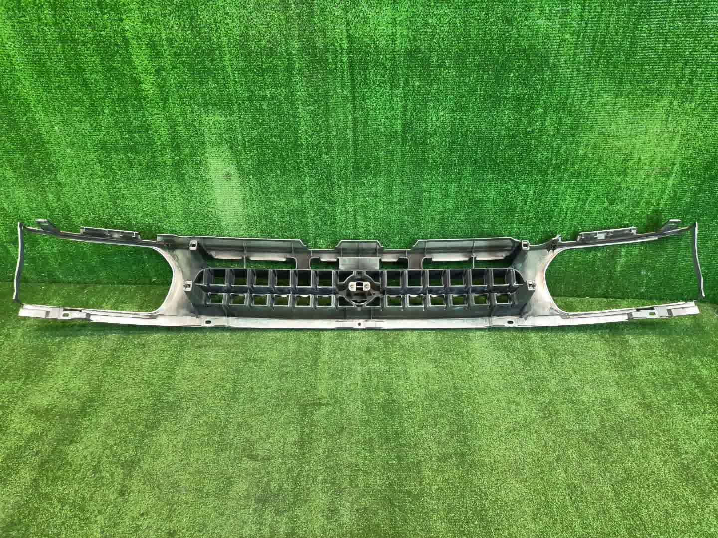 Решетка радиатора NISSAN TERRANO PR50, LR50, TR50, RR50 62310-0W001 3 ракурс