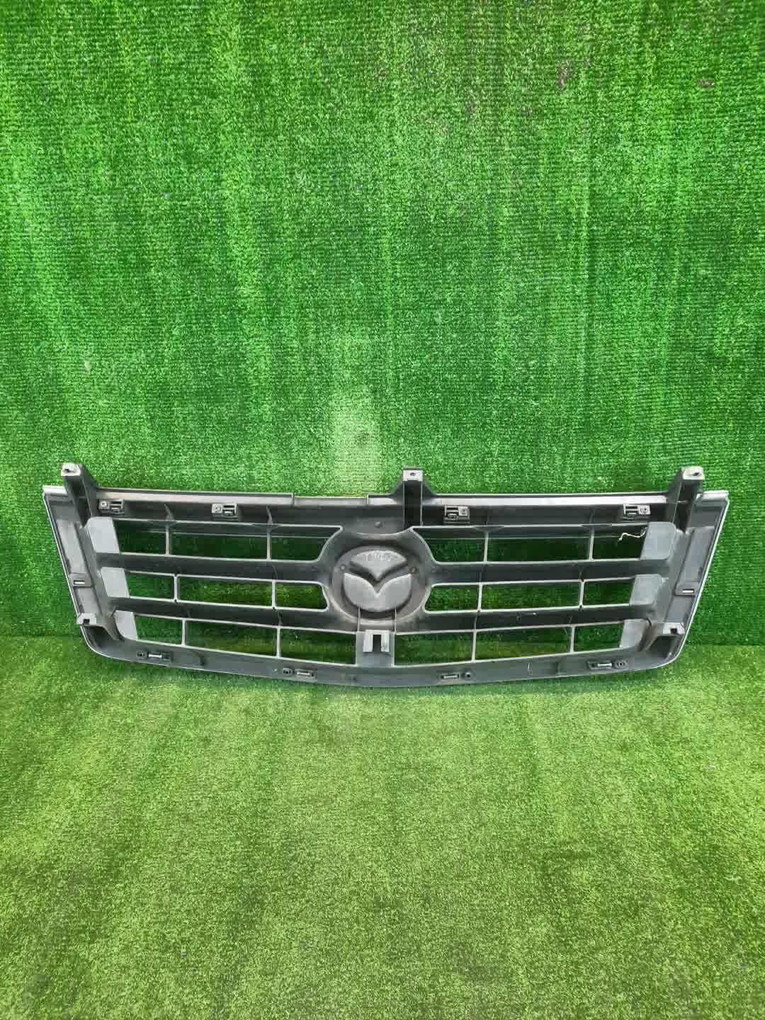 Решетка радиатора MAZDA BONGO FRIENDEE SG5W S51P50712 2 ракурс