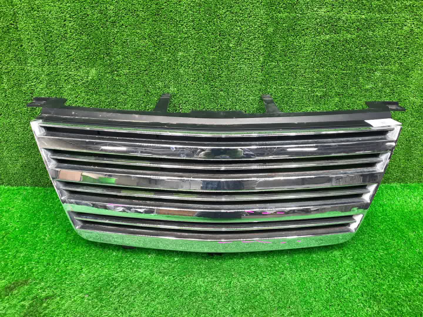 Решетка радиатора NISSAN X-TRAIL T30, NT30, PNT30 62310-1A361 1 ракурс