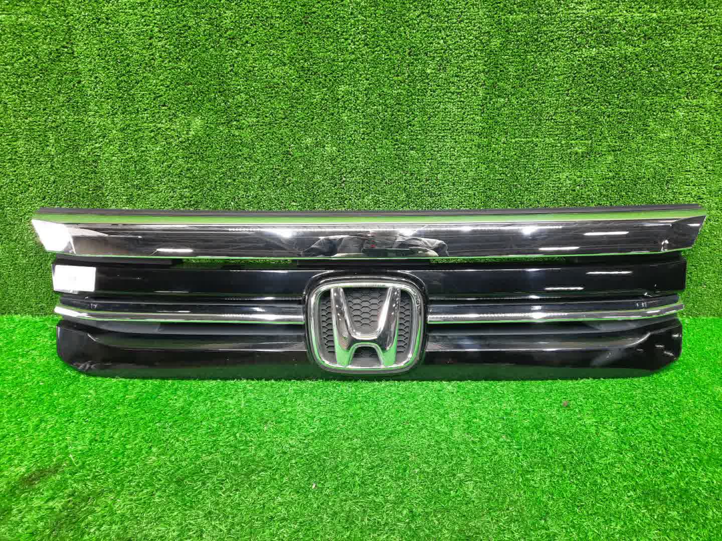 Решетка радиатора HONDA N-BOX JF1 1 ракурс