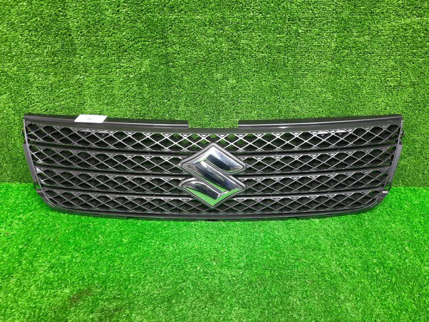 Решетка радиатора SUZUKI ESCUDO, GRAND VITARA TDB4W, TD94W, TD54W, TDA4W, TDB4, TE94, TD54, JT 74741-77K00 1 ракурс Решетка радиатора SUZUKI ESCUDO, GRAND VITARA TDB4W, TD94W, TD54W, TDA4W, TDB4, TE94, TD54, JT 74741-77K00 1 ракурс