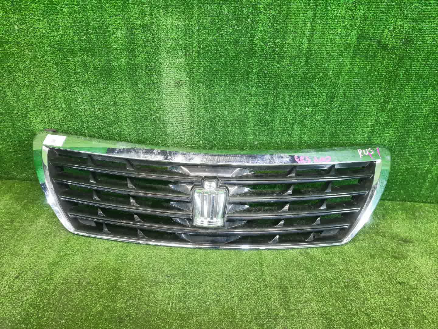 Решетка радиатора  TOYOTA CROWN GRS200 ,53111-30D10 1 ракурс