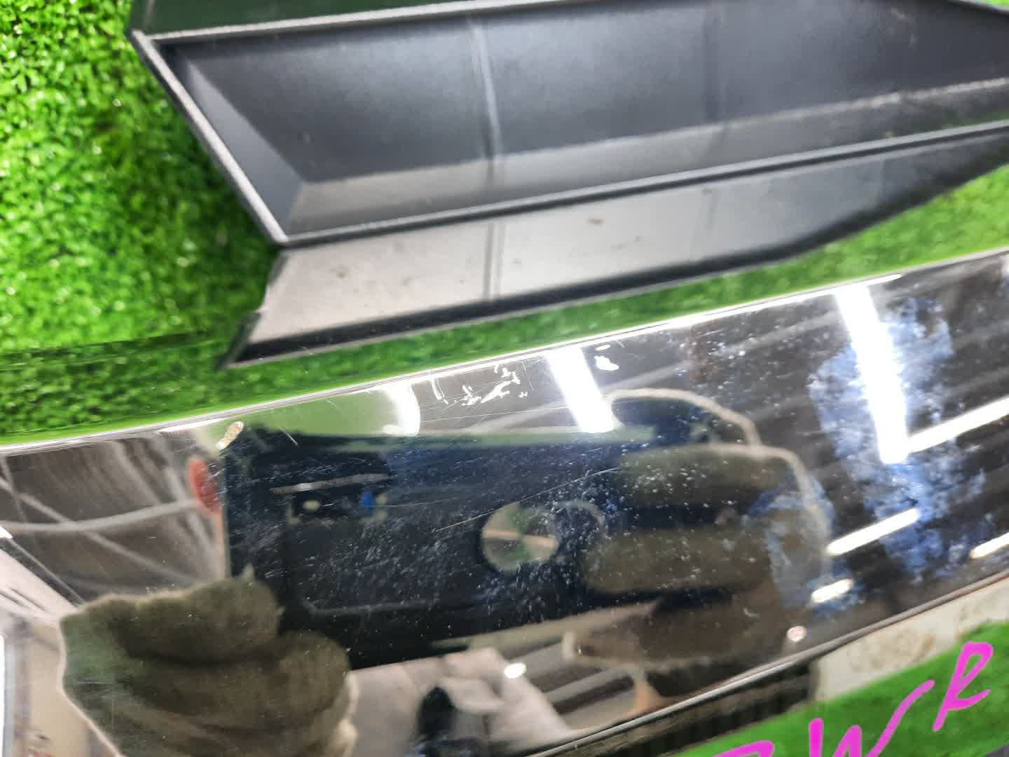 Решетка радиатора TOYOTA NOAH ZWR90W 53101-V1020 3 ракурс