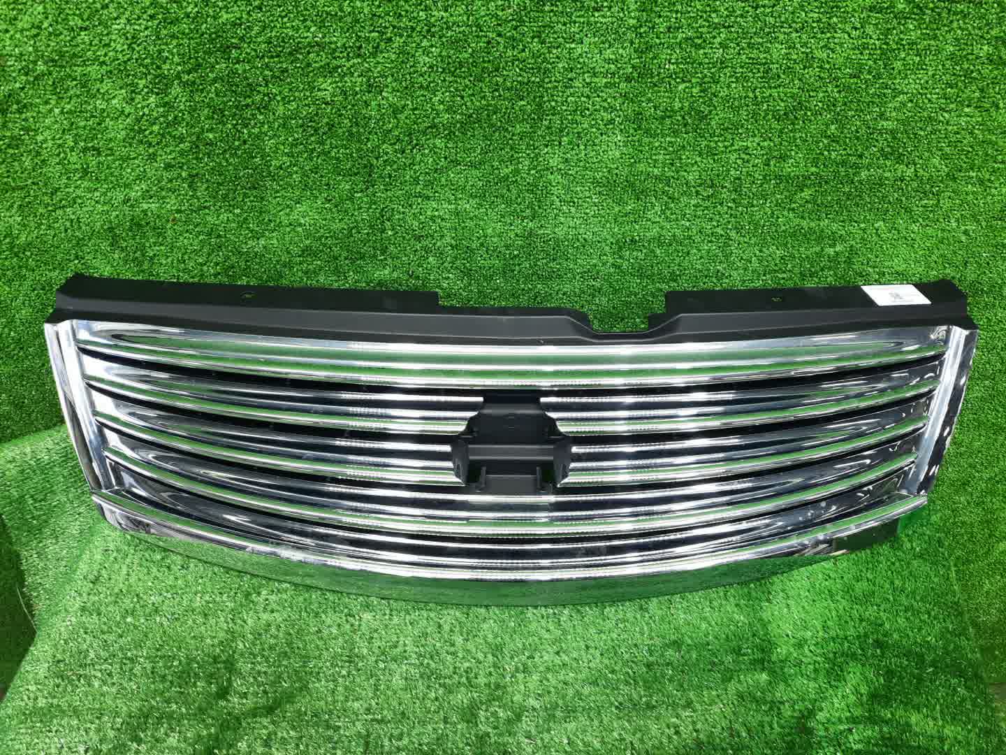 Решетка радиатора NISSAN FUGA Y50 62310-EG70A 1 ракурс