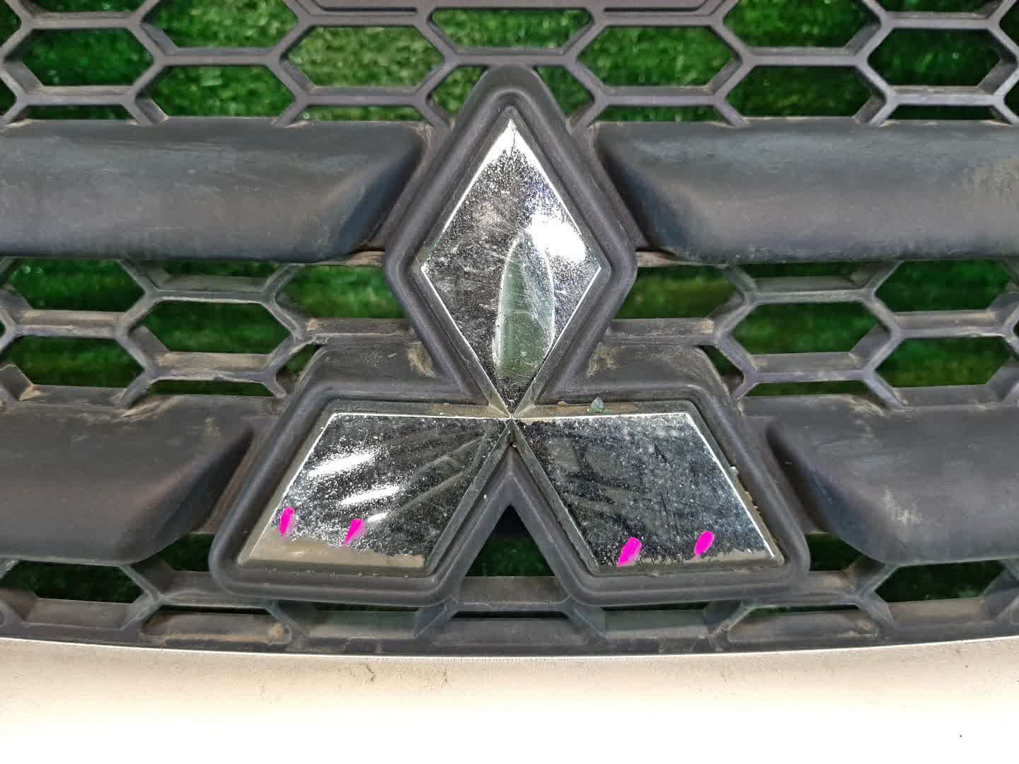 Решетка радиатора MITSUBISHI OUTLANDER CW4W, CW6W, CW5W 7450A035 2 ракурс
