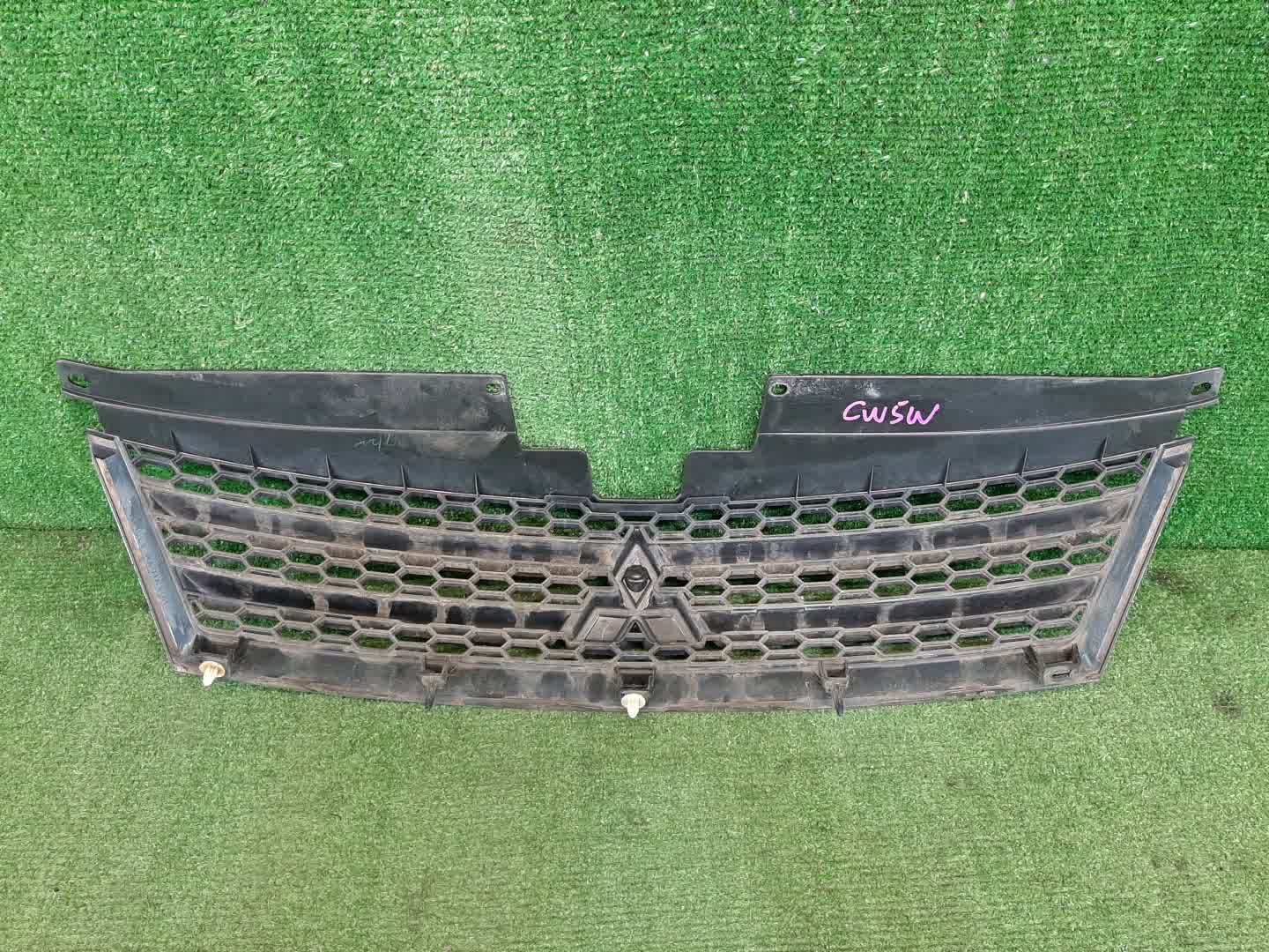 Решетка радиатора MITSUBISHI OUTLANDER CW4W, CW6W, CW5W 7450A035 3 ракурс