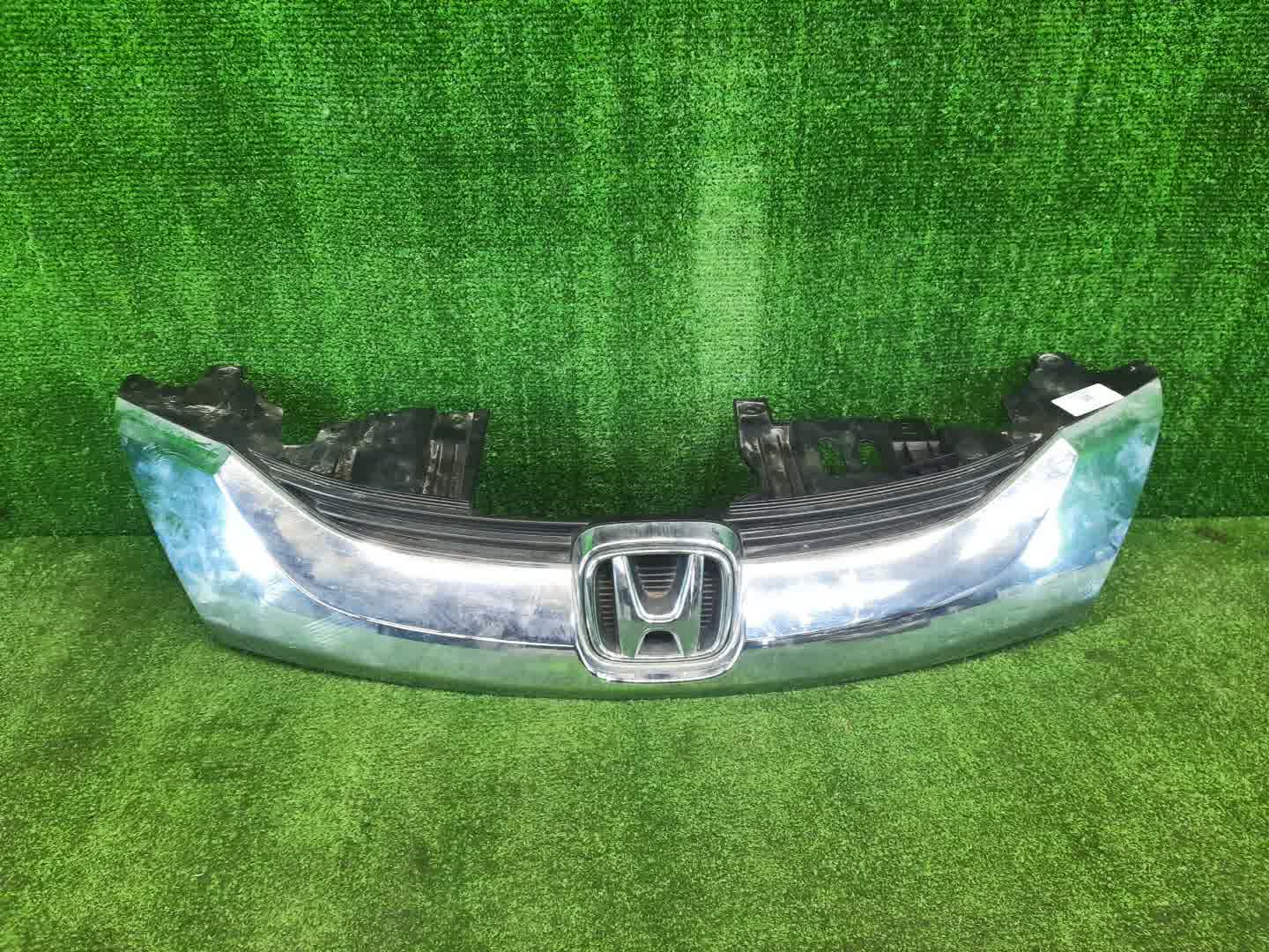 Решетка радиатора HONDA ODYSSEY RC1 1 ракурс