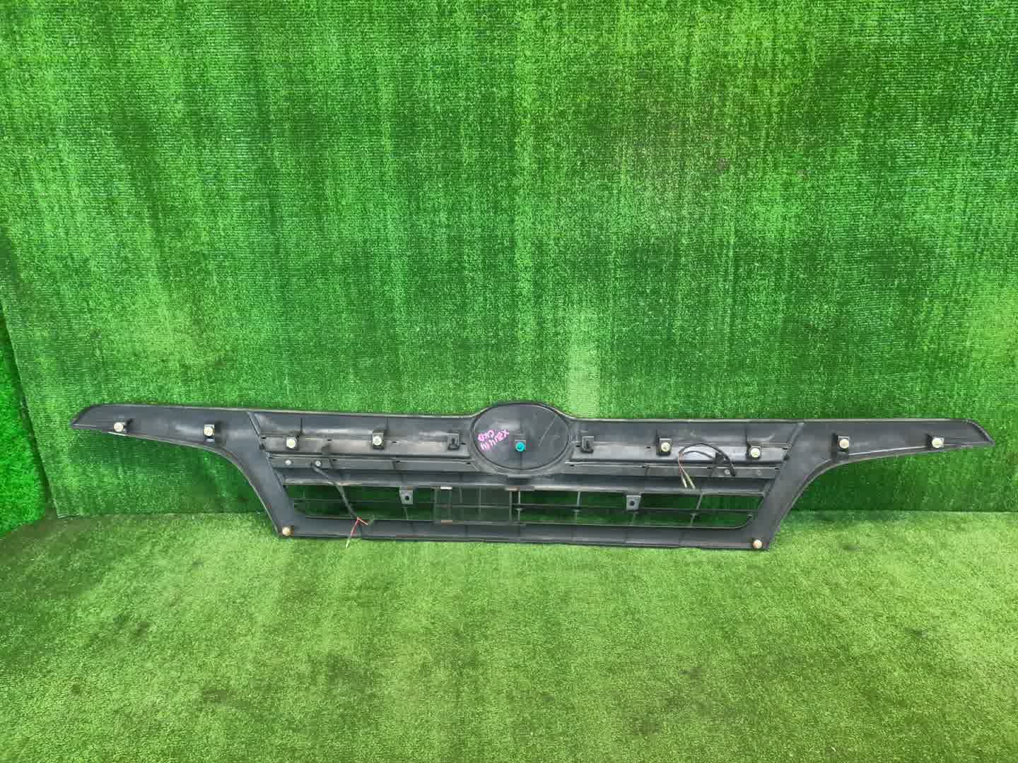 Решетка радиатора TOYOTA DYNA XZU414 2 ракурс