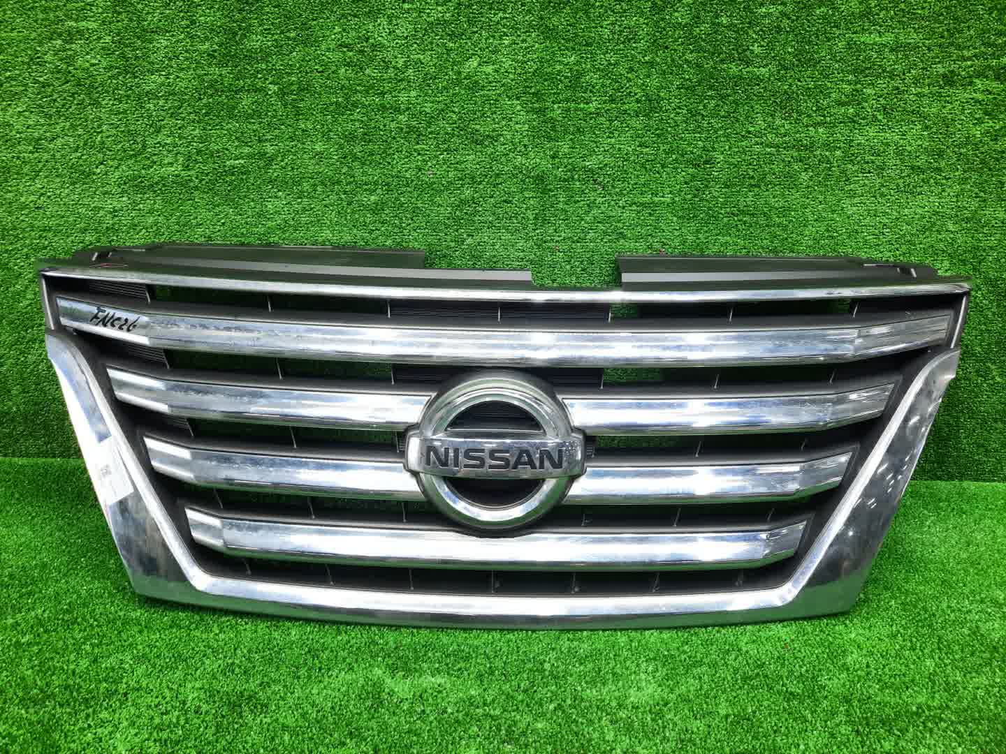 Решетка радиатора NISSAN SERENA C26 62310-3GS0A 1 ракурс