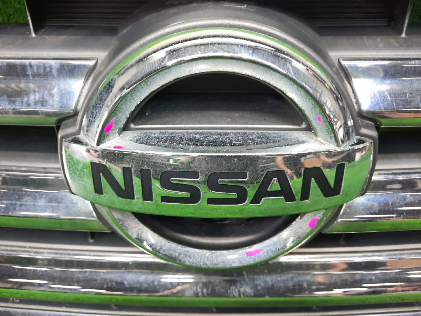 Решетка радиатора NISSAN SERENA C26 62310-3GS0A 2 ракурс