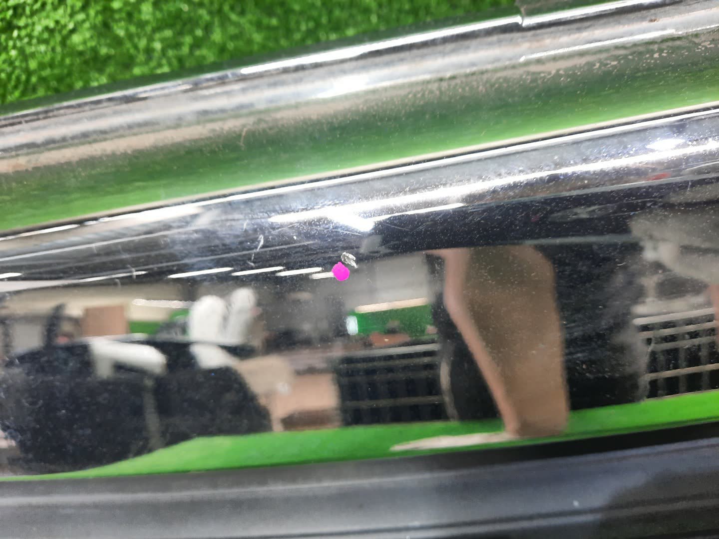 Решетка радиатора передняя NISSAN ELGRAND ATE50, AVE50, ATWE50, ALWE50, APWE50, AVWE50, APE50, ALE50 62310-VE000 3 ракурс