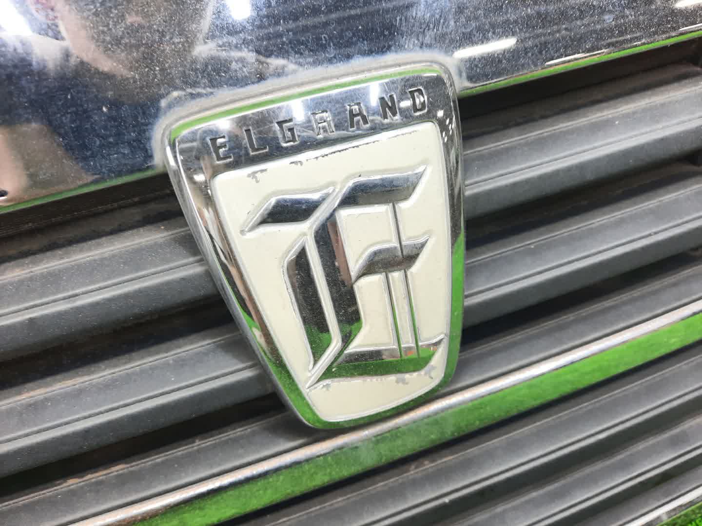 Решетка радиатора передняя NISSAN ELGRAND ATE50, AVE50, ATWE50, ALWE50, APWE50, AVWE50, APE50, ALE50 62310-VE000 5 ракурс