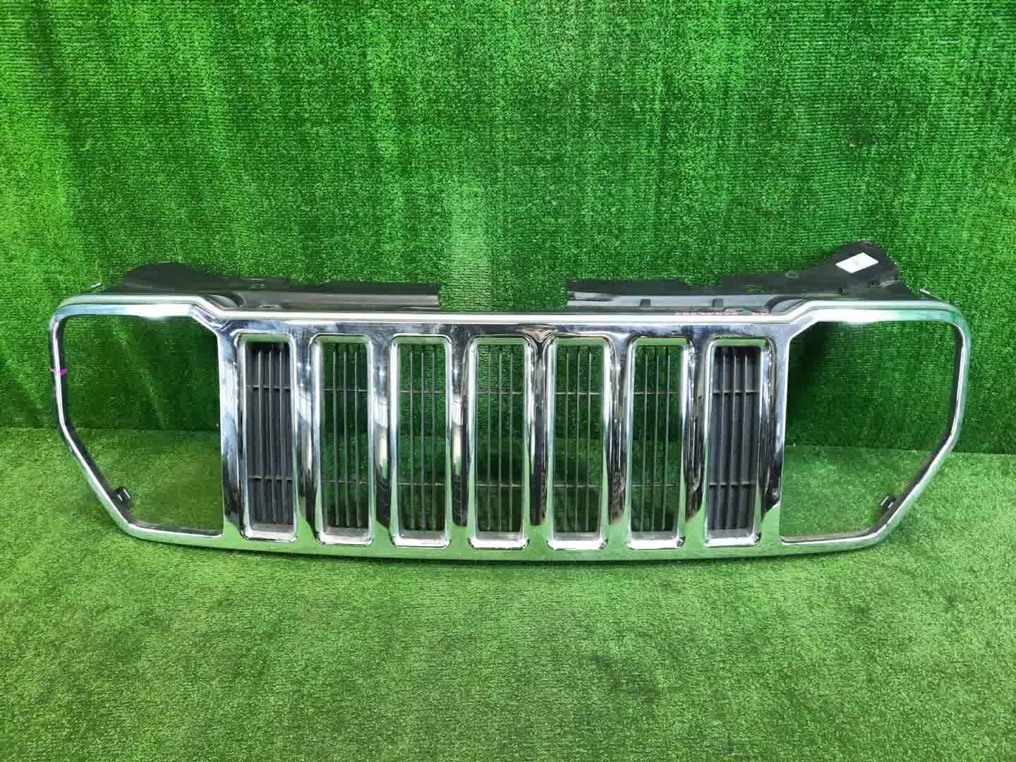 Решетка радиатора JEEP CHEROKEE KK 55157218AB 1 ракурс